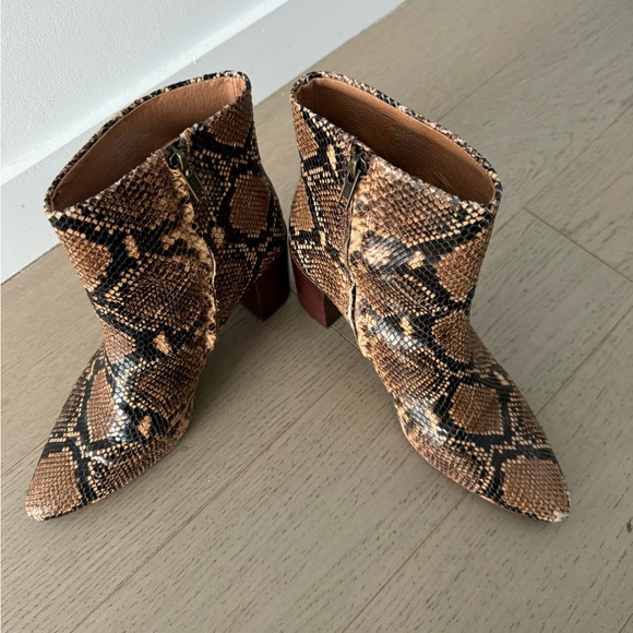 Madewell The Fiona Boot in Snake Embossed Leather - Picture 11 of 13